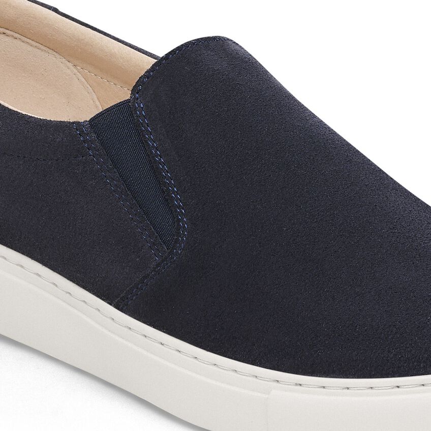 Oswego Midnight Suede Narrow